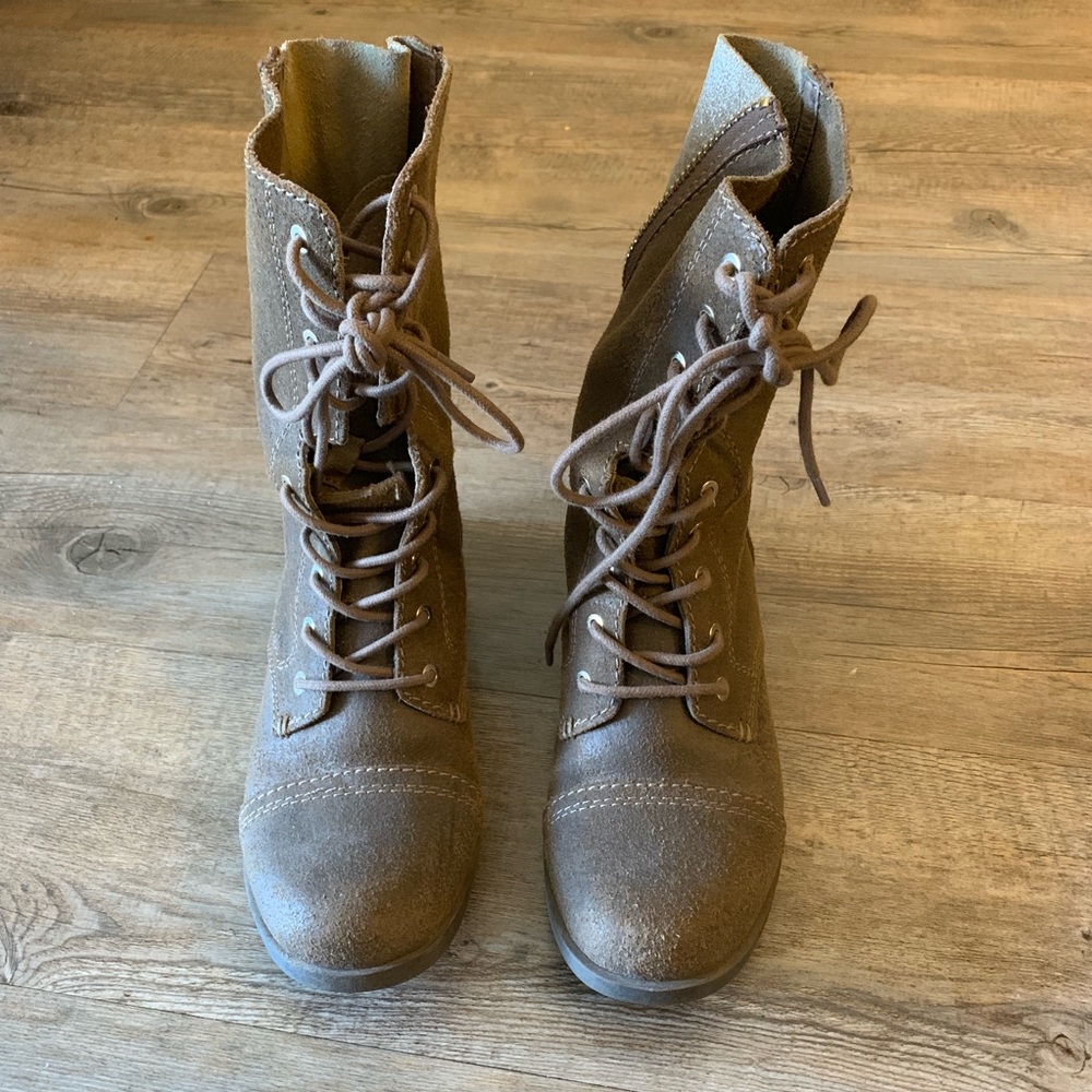 Lace up boots